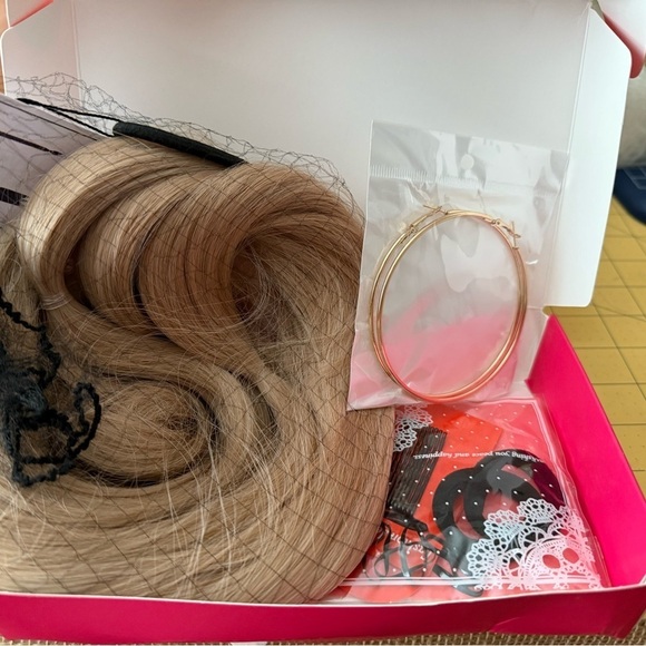 Other - Elegant Blonde Hair Extension Set, NWOT